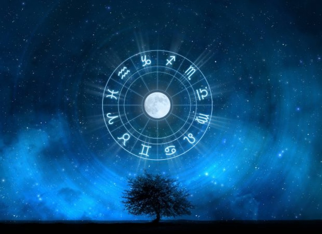 Hétvégi horoszkóp, 2022. október 21-23.: Az Ikrek fogadja el a meghívást, amit kap, a Mérleg párja romantikus meglepetéssel készül